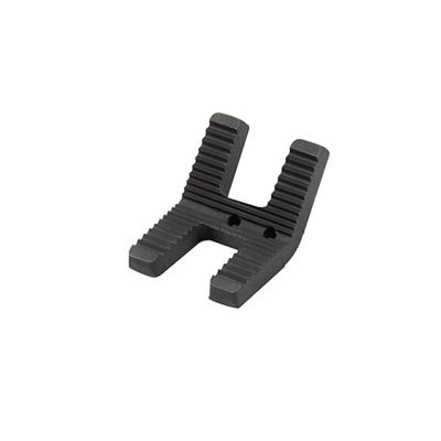 MLW48-22-8698 image(0) - Milwaukee Tool Jaw for 6 Inch Leveling Tripod Chain Vise
