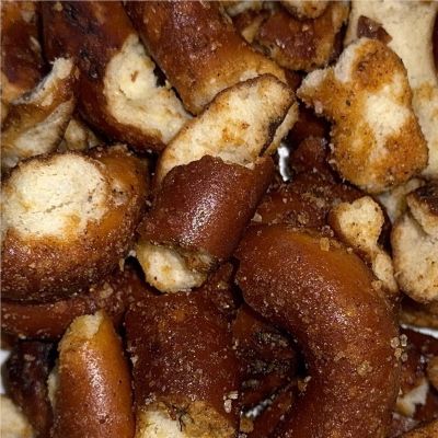 THS685975 image(0) - Tender Heifer Snack Co. Garlic Hot Wing Pretzels - 5oz