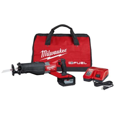 MLW2722-21HD image(0) - Milwaukee Tool M18 FUEL SUPER SAWZALL Reciprocating Saw Kit